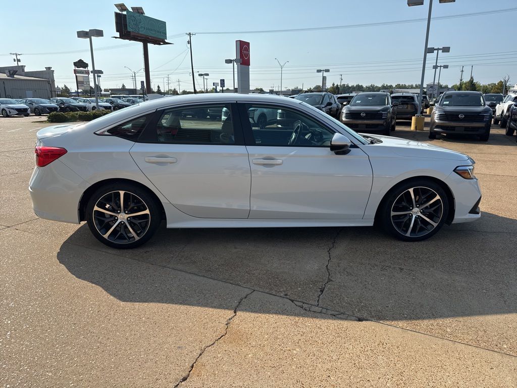2022 Honda Civic Touring photo 2