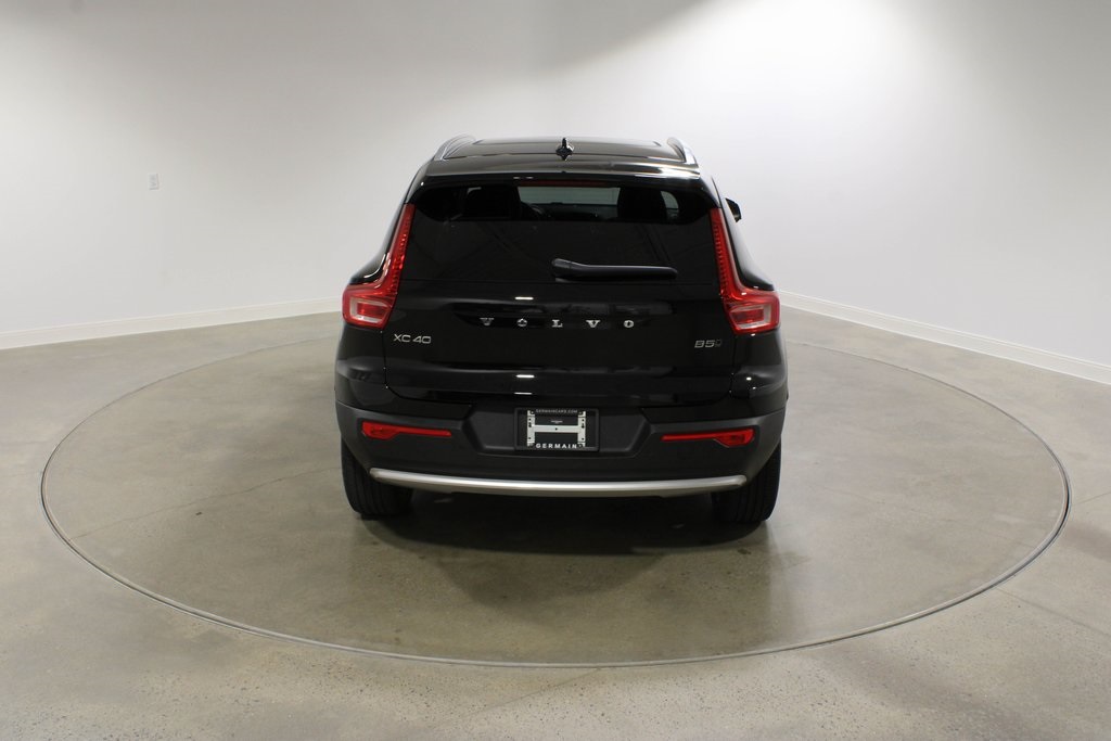 2025 Volvo XC40 Plus photo 3