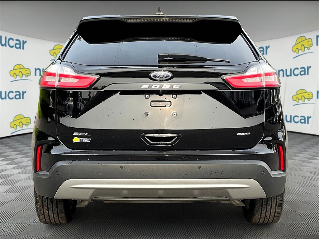 2021 Ford Edge SEL photo 5