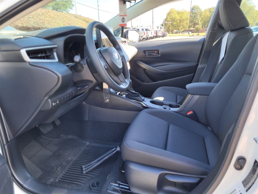 2026 Toyota Corolla LE photo 4