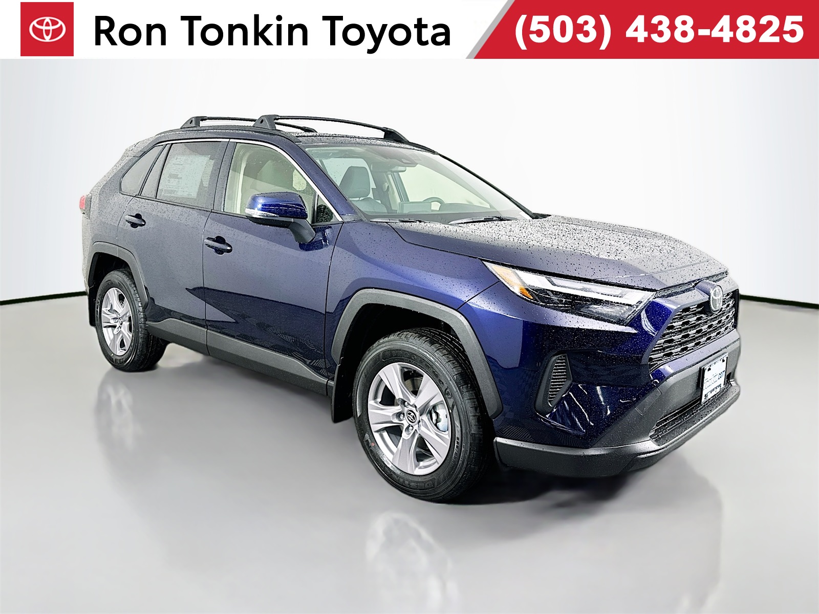 2025 Toyota RAV4 XLE's photo
