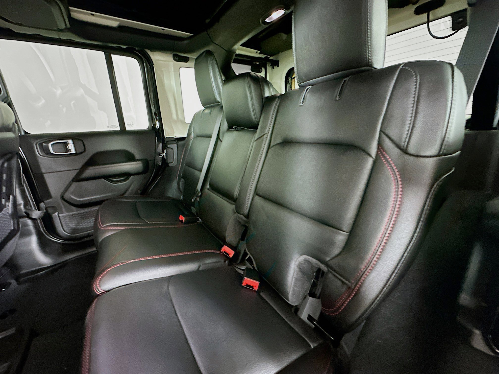 2023 Jeep Wrangler Rubicon photo 31