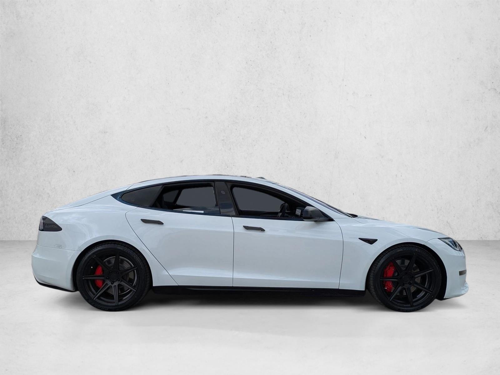 2023 Tesla Model S Plaid AWD photo 3