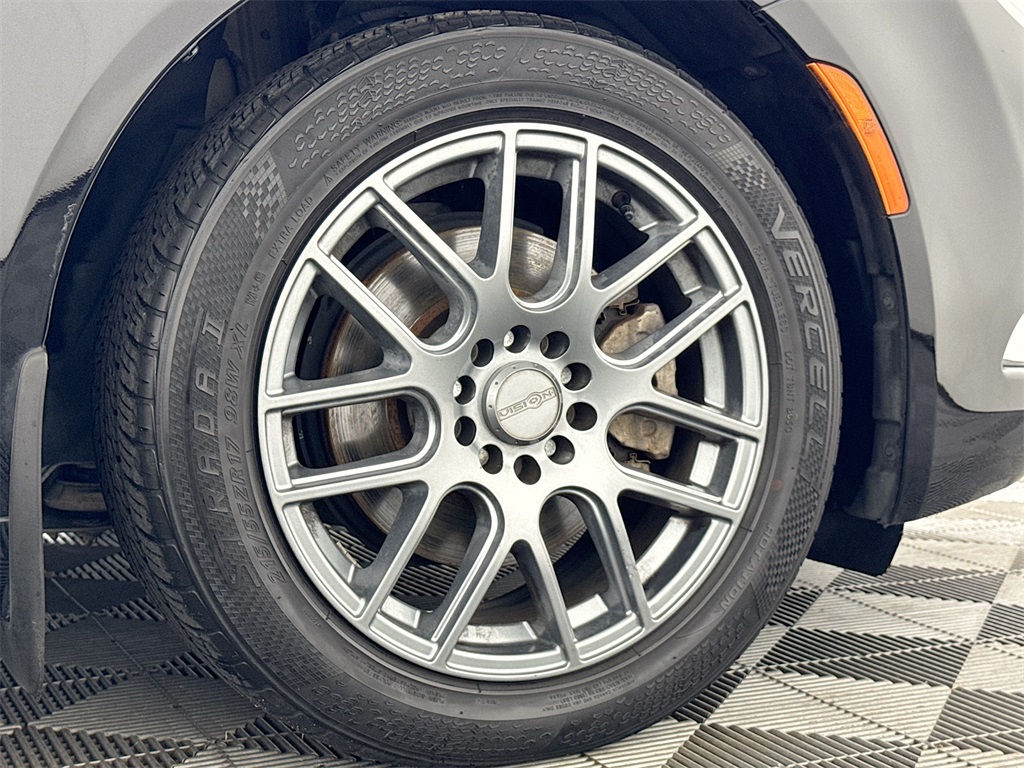 2015 Chrysler 200 C photo 17