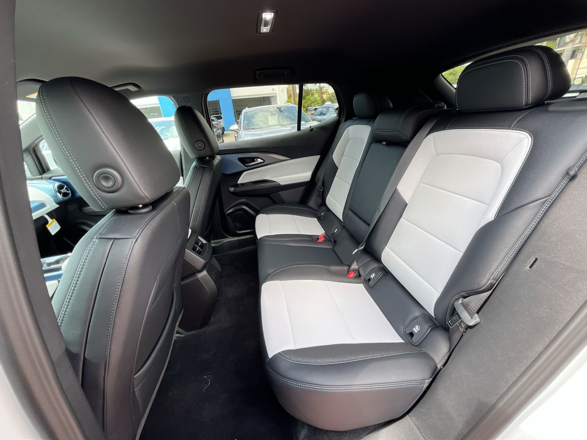 2025 Chevrolet Equinox EV 1LT photo 20