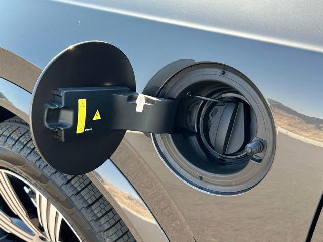 2025 Volvo XC90 T8 Core photo 33