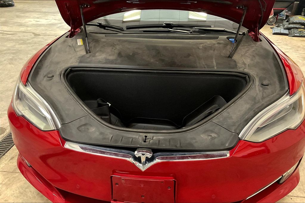 2016 Tesla Model S 75D photo 28