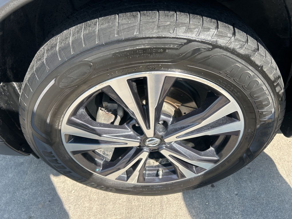 2018 Nissan Rogue SL photo 22