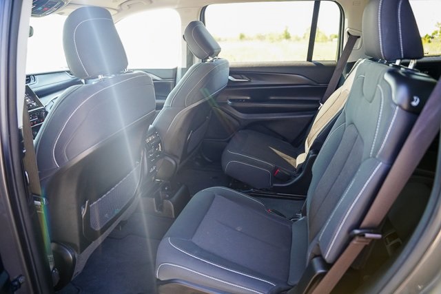 2023 Jeep Grand Cherokee Laredo photo 23
