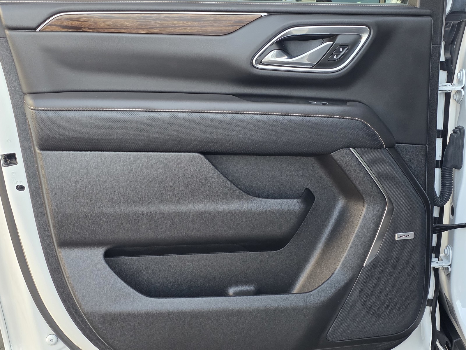 2023 Chevrolet Suburban Premier photo 13
