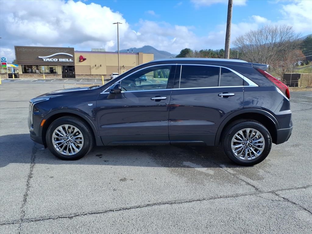 2025 Cadillac XT4 Premium Luxury photo 2