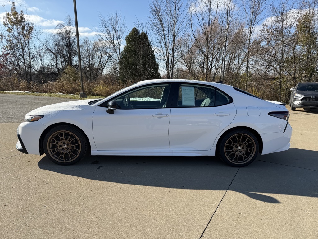 2023 Toyota Camry Hybrid SE photo 2