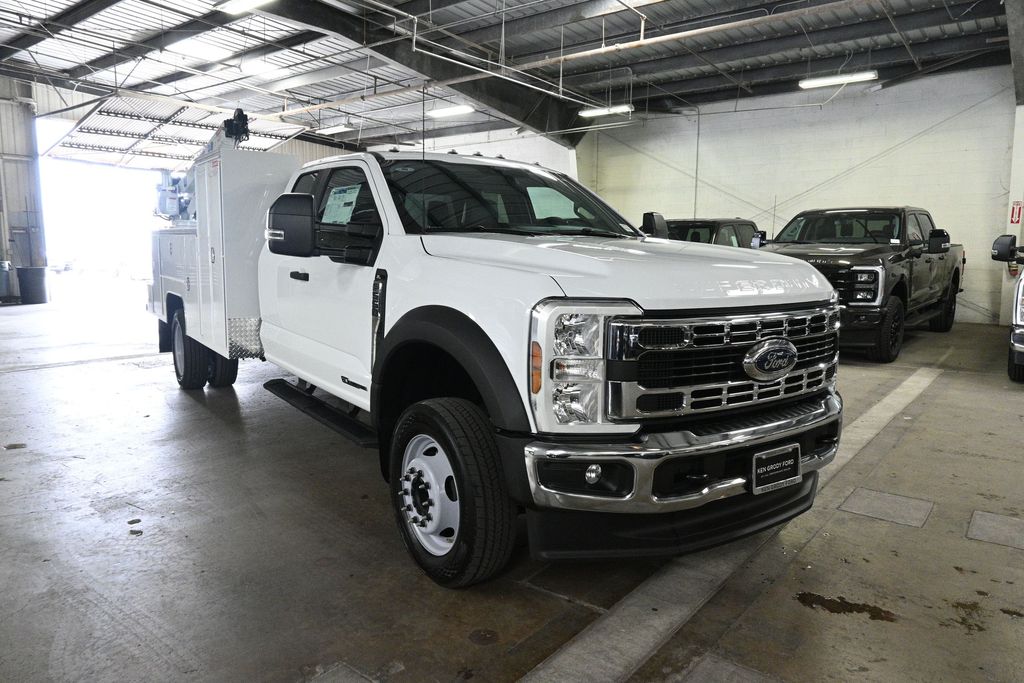 2024 Ford F-550 XL photo 8