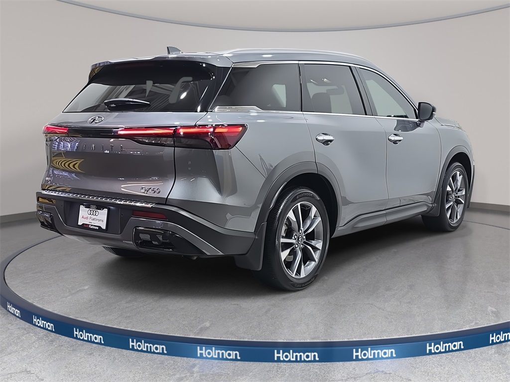 2024 Infiniti QX60 Luxe photo 2