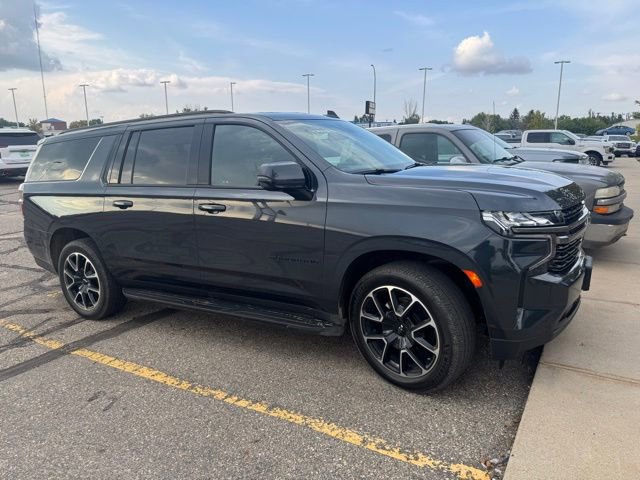2022 Chevrolet Suburban RST's photo