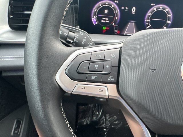 2025 Volkswagen Tiguan SE photo 16