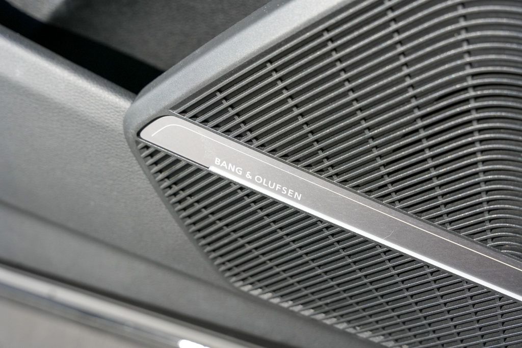 2022 Audi Q5 40 Premium Plus photo 13