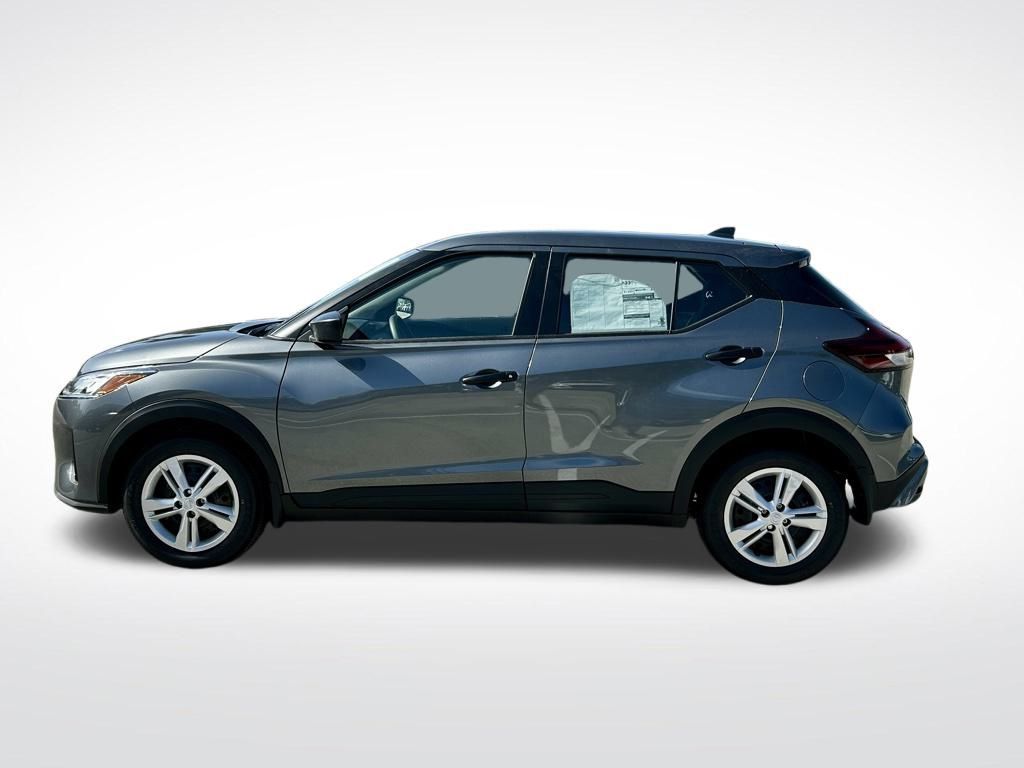 2025 Nissan Kicks Play S photo 3