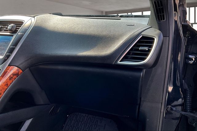 2019 Lincoln Nautilus Reserve photo 8