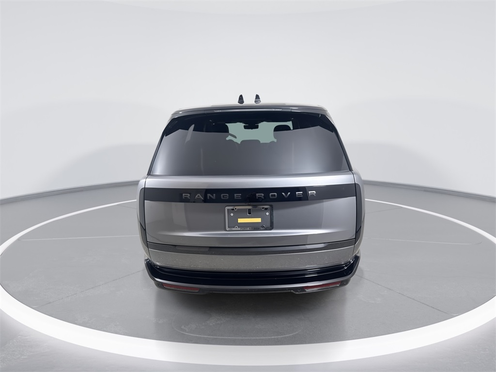 2025 Land Rover Range Rover SE photo 7