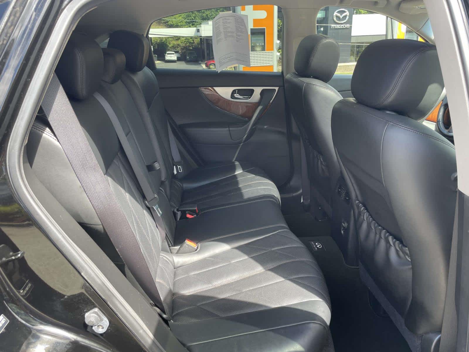 2015 Infiniti QX70 Base photo 17