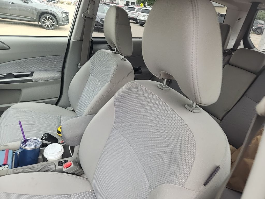 2011 Subaru Forester 2.5X Premium photo 8