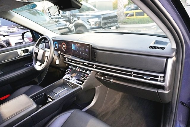 Used 2025 Blue Hyundai SEL image 9