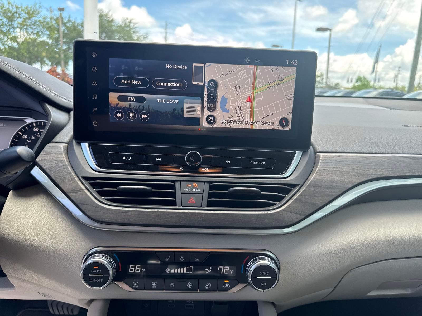 2024 Nissan Altima 2.5 SL photo 17