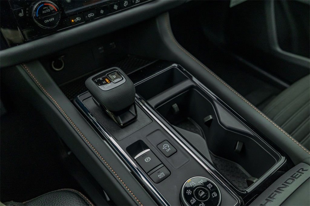 2025 Nissan Pathfinder Rock Creek photo 11