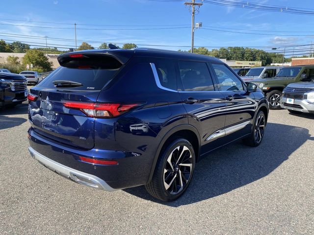 2022 Mitsubishi Outlander SEL photo 3