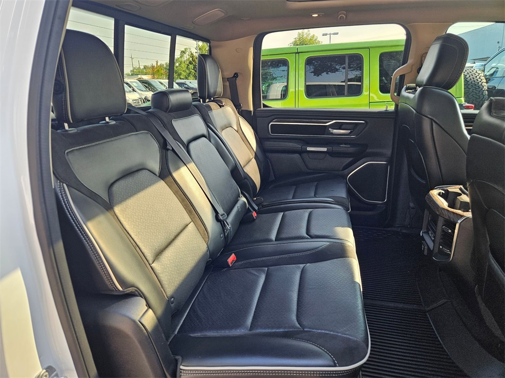 2019 Ram 1500 Laramie photo 16