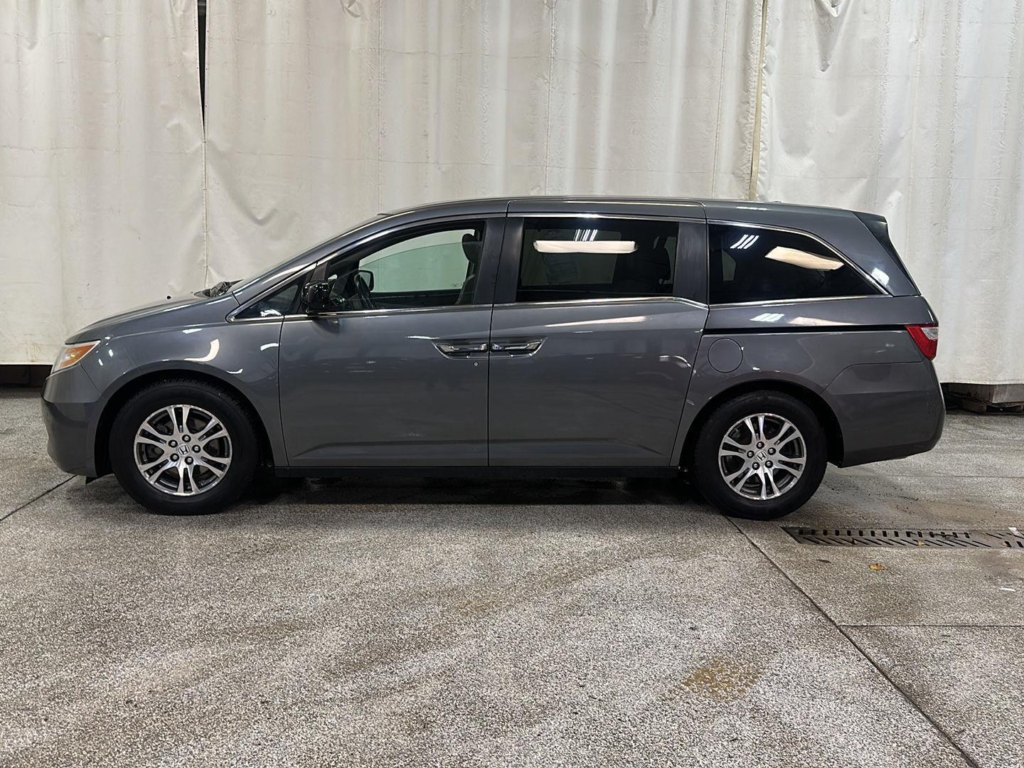 Used 2011 Honda Odyssey EX-L with VIN 5FNRL5H69BB060982 for sale in Waconia, Minnesota