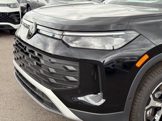 2026 Volkswagen Tiguan SE photo 4