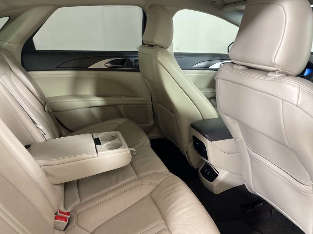 2020 Lincoln MKZ Hybrid Reserve photo 16