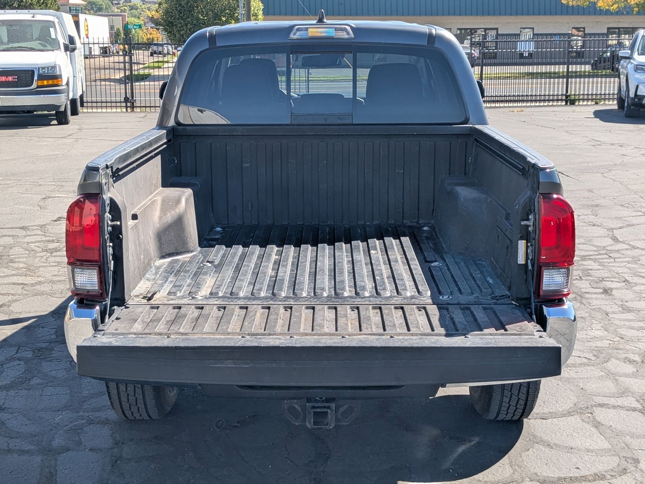 2020 Toyota Tacoma SR5 photo 27
