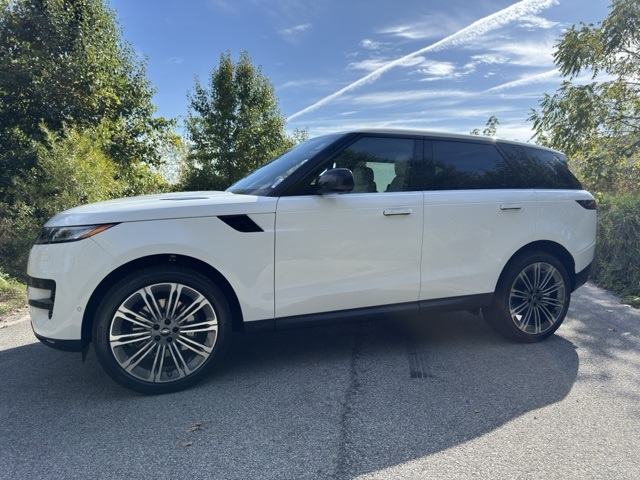 2025 Land Rover Range Rover Sport SE photo 9