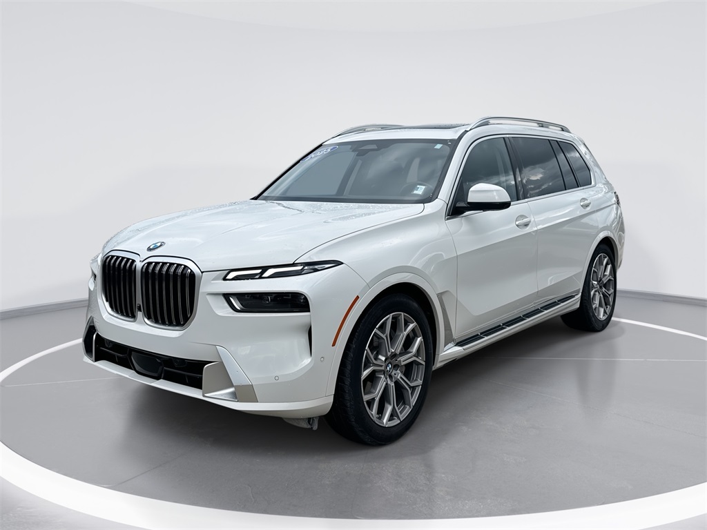 2025 BMW X7 40i's photo