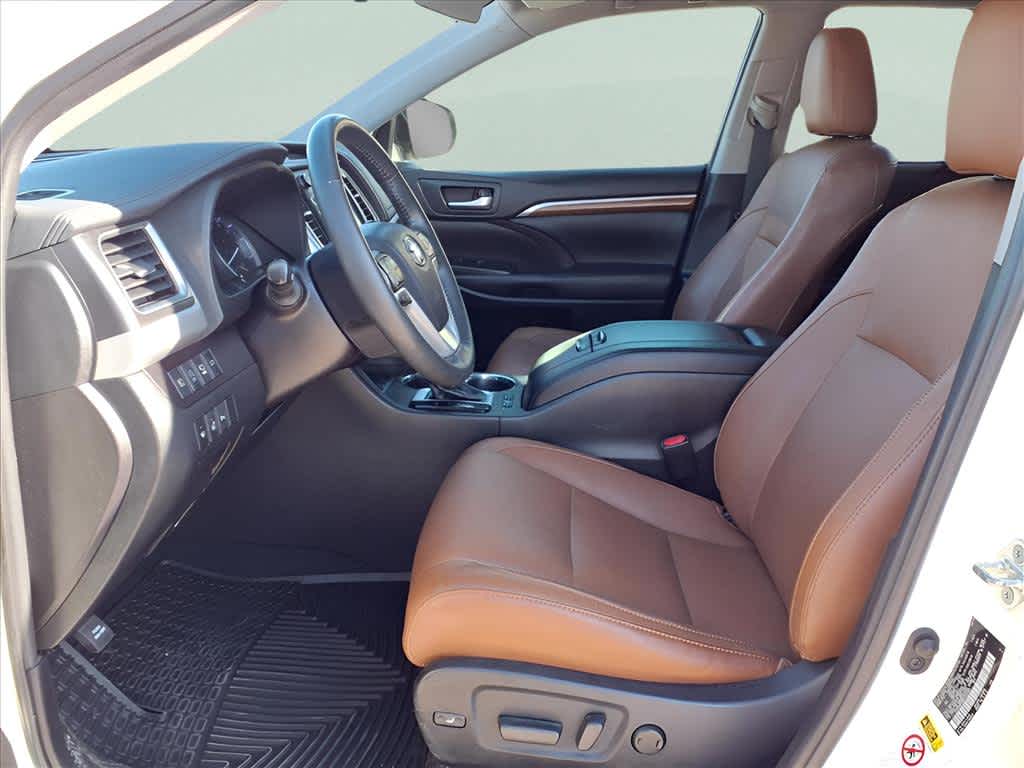 2019 Toyota Highlander Limited photo 19