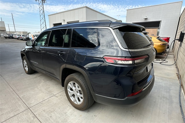 2023 Jeep Grand Cherokee Limited photo 2
