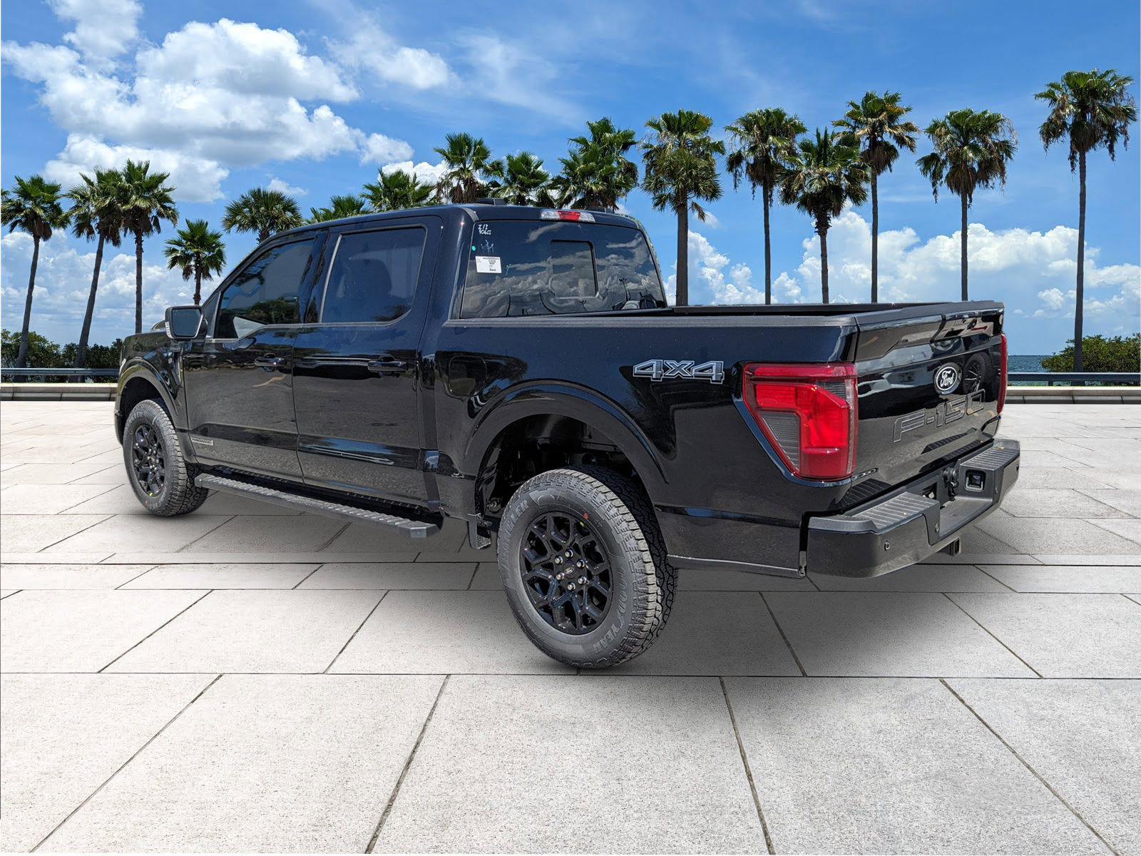 2025 Ford F-150 XLT photo 6