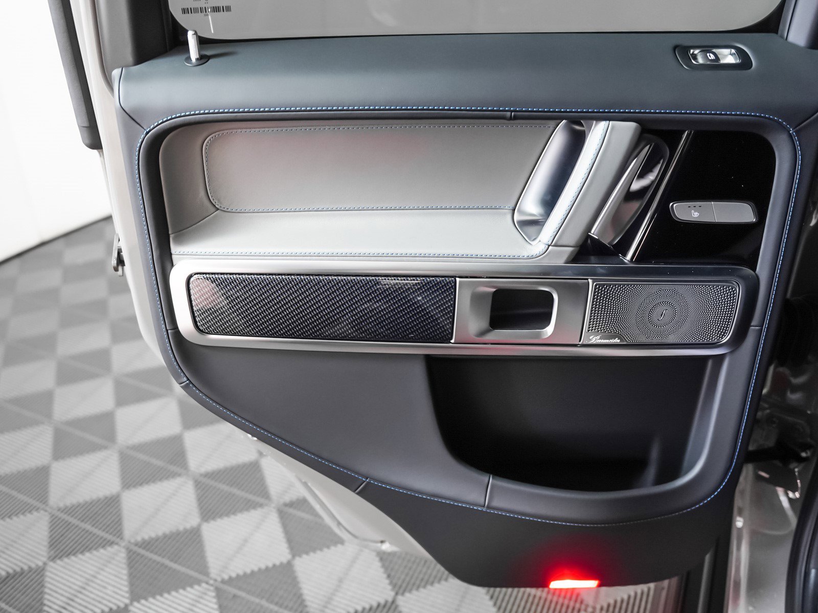 2025 Mercedes Benz G photo 22