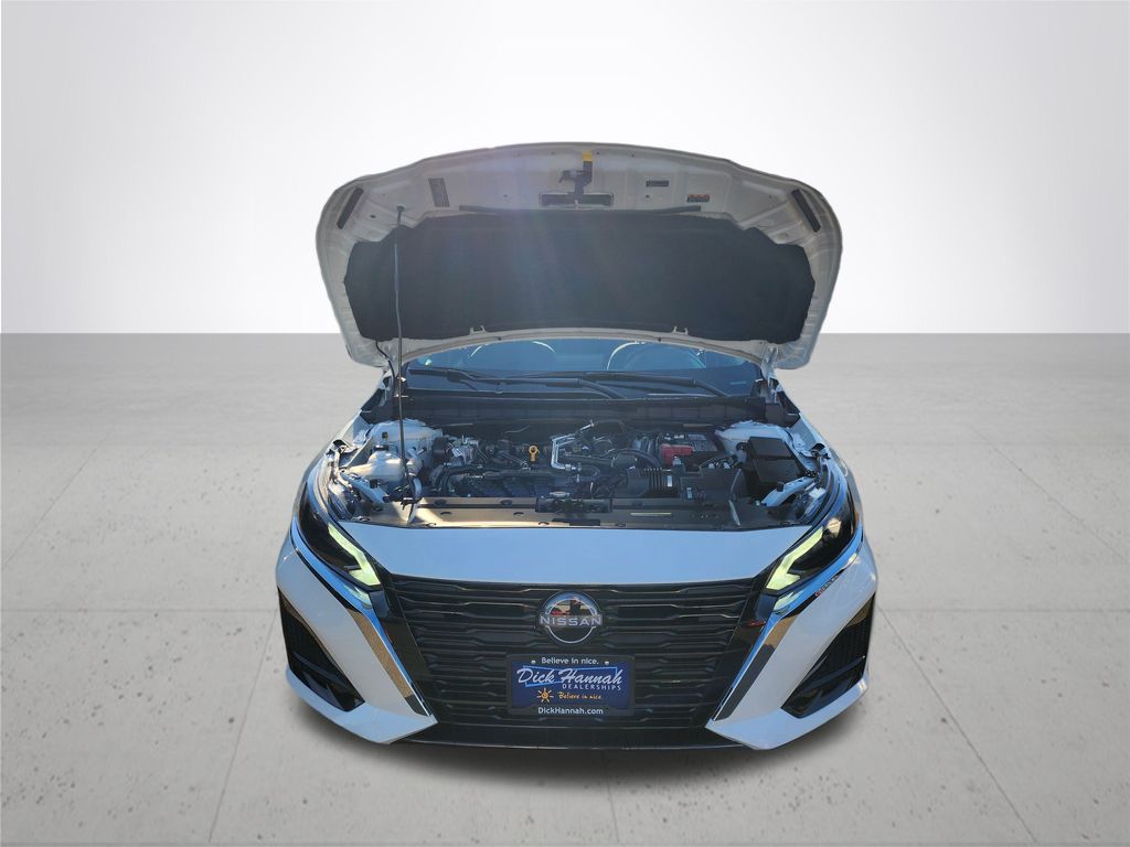 2025 Nissan Altima 2.5 SV photo 4