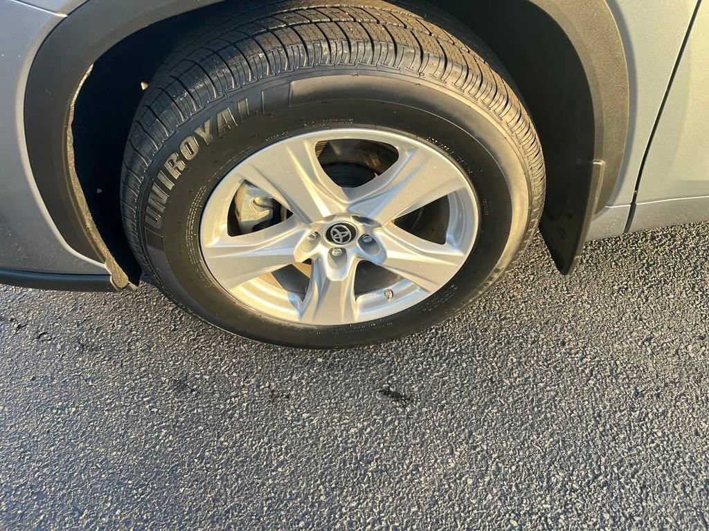 2023 Toyota Highlander LE Limited photo 10