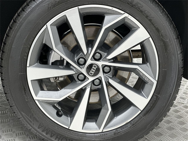 2022 Audi Q5 45 S line Premium photo 2