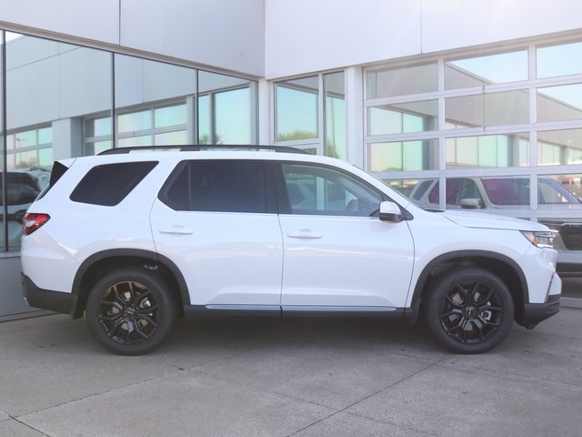 2025 Honda Pilot Touring photo 4