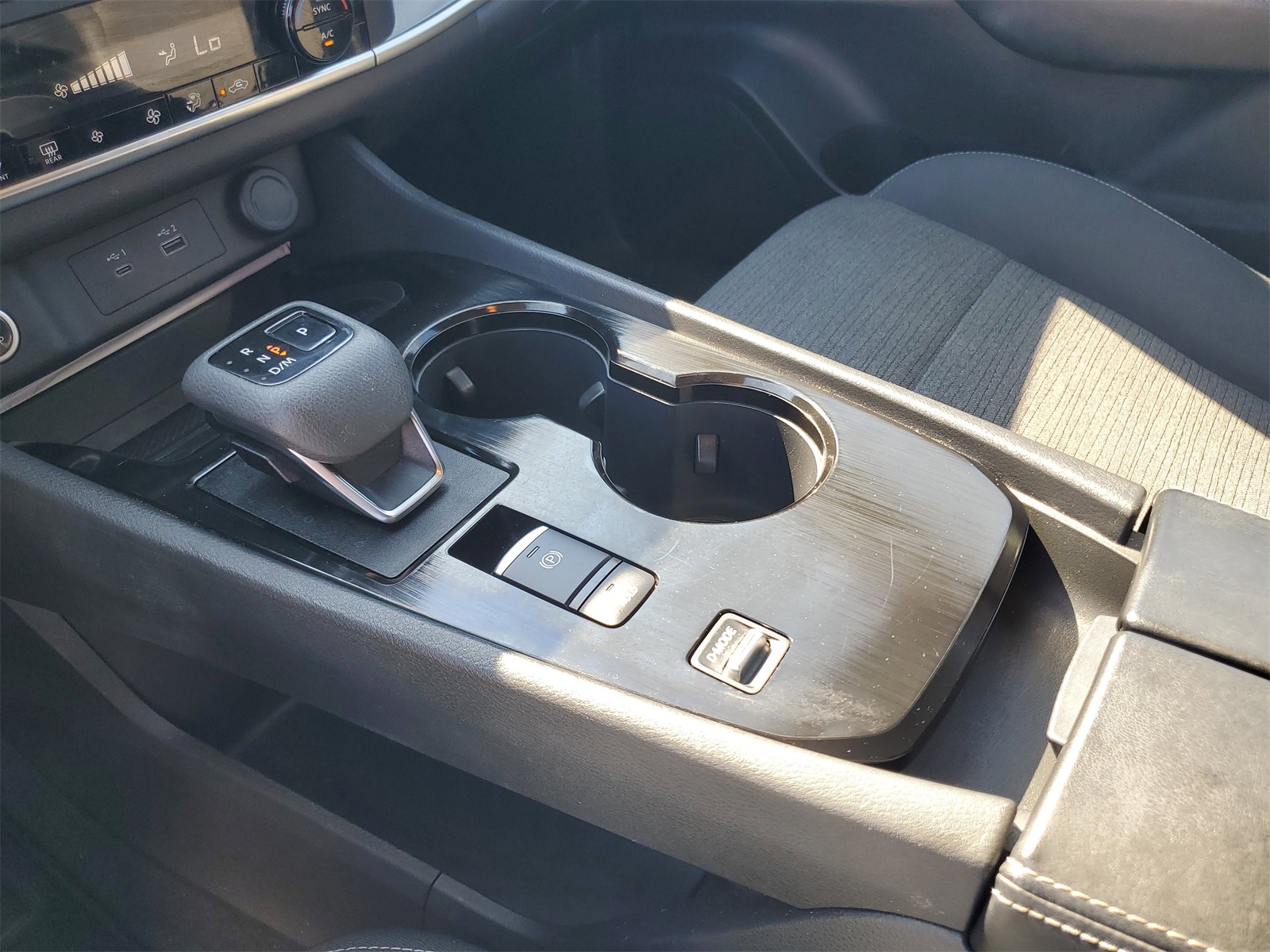 2023 Nissan Rogue SV photo 19