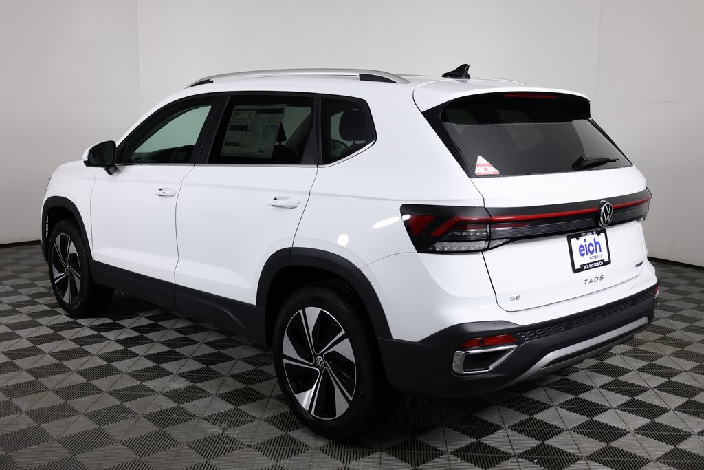 2025 Volkswagen Taos SE photo 2
