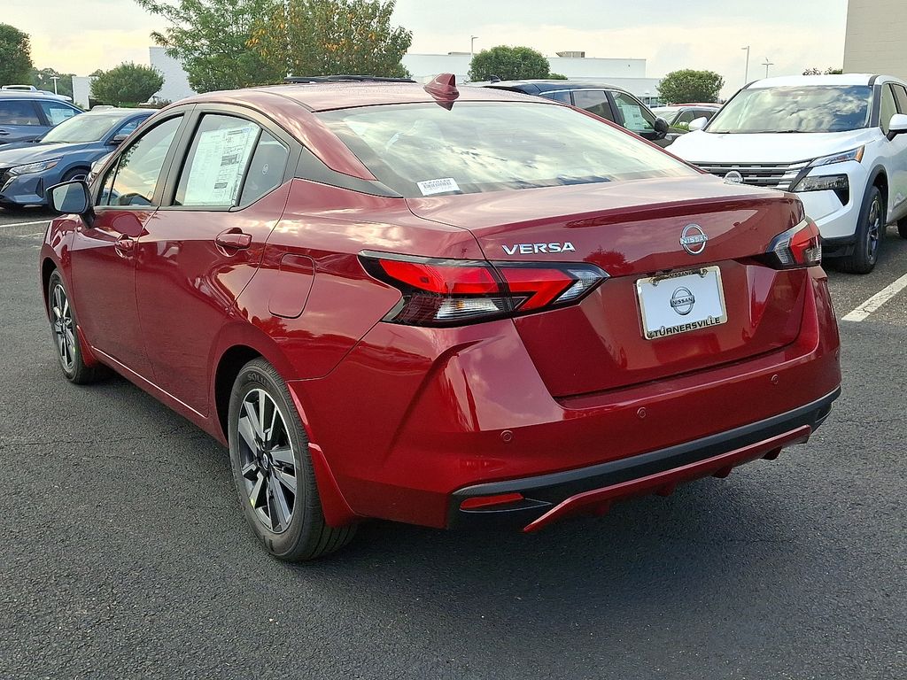 2025 Nissan Versa 1.6 SV photo 3