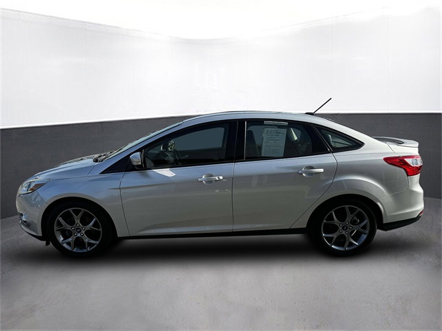 Used 2014 Ford Focus SE with VIN 1FADP3F20EL241186 for sale in Kansas City