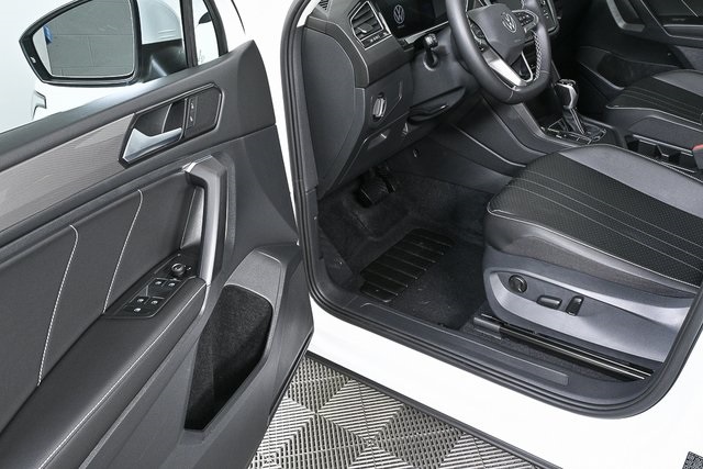 2022 Volkswagen Tiguan SE photo 4